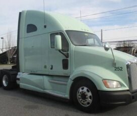 Camiones En Venta 2012 KENWORTH T700 Conventional – Sleeper Truck, Tractor, Miami, Florida